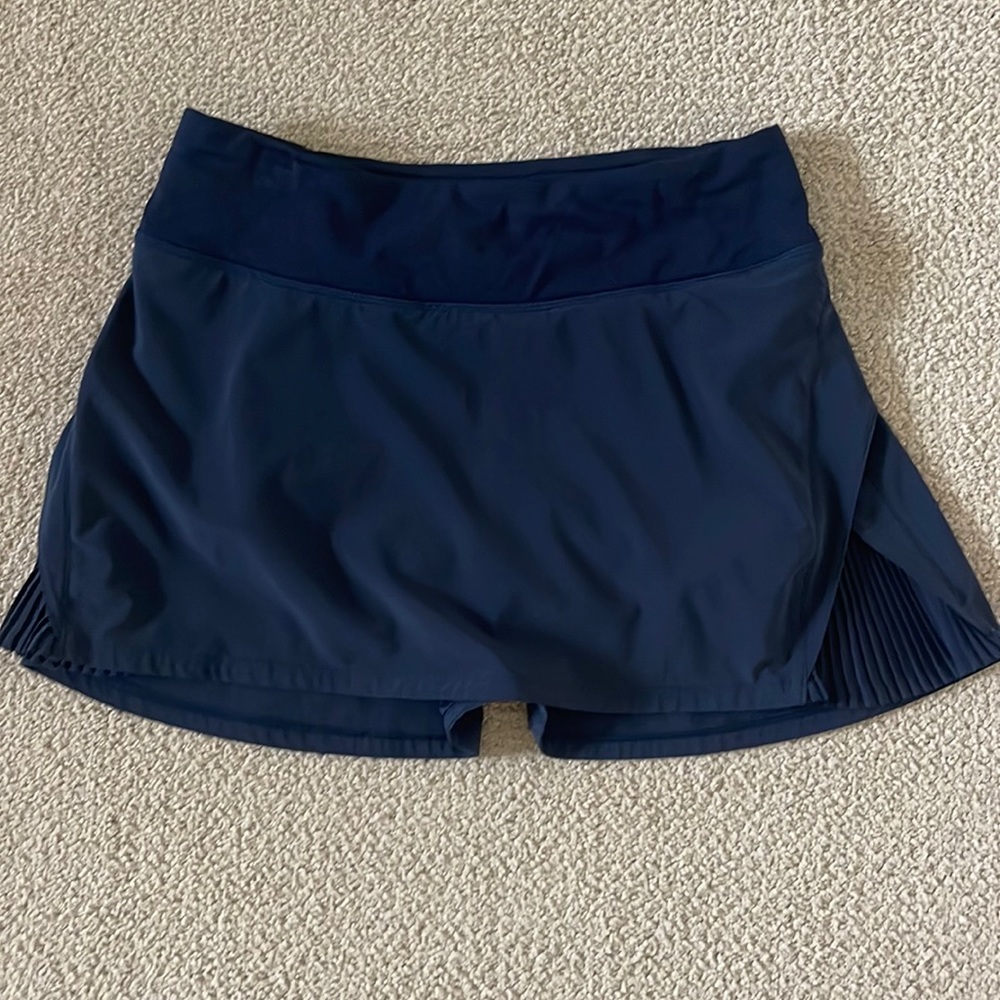 Lululemon tennis navy blue skirt size 4